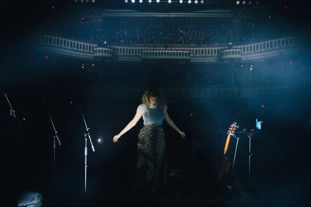 Tori Kelly 7