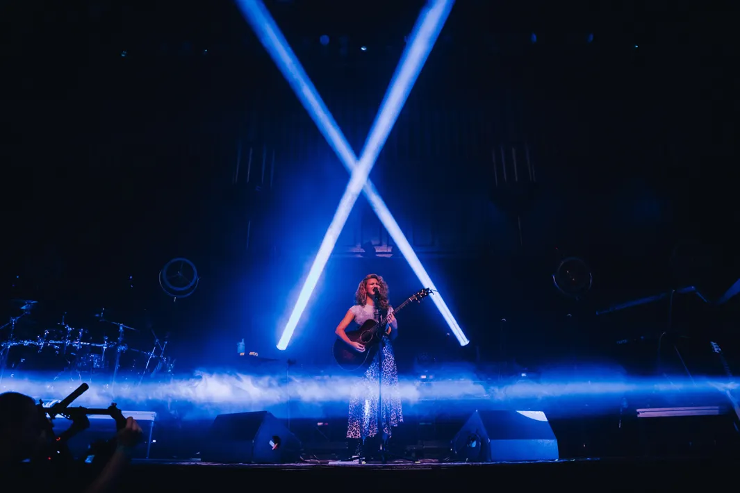 Tori Kelly 8